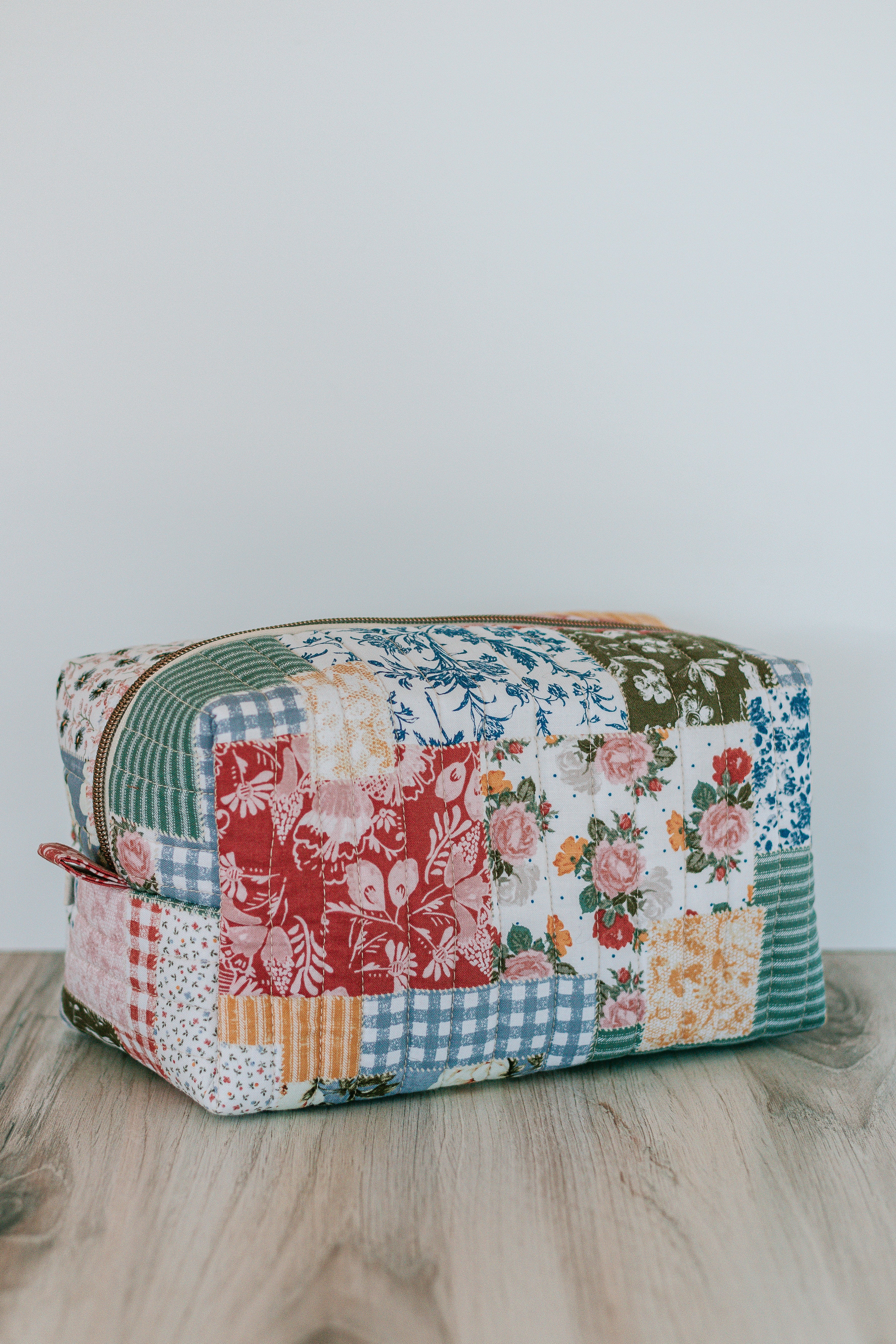 Countryside Florals | Jumbo Quilted Makeup Bag