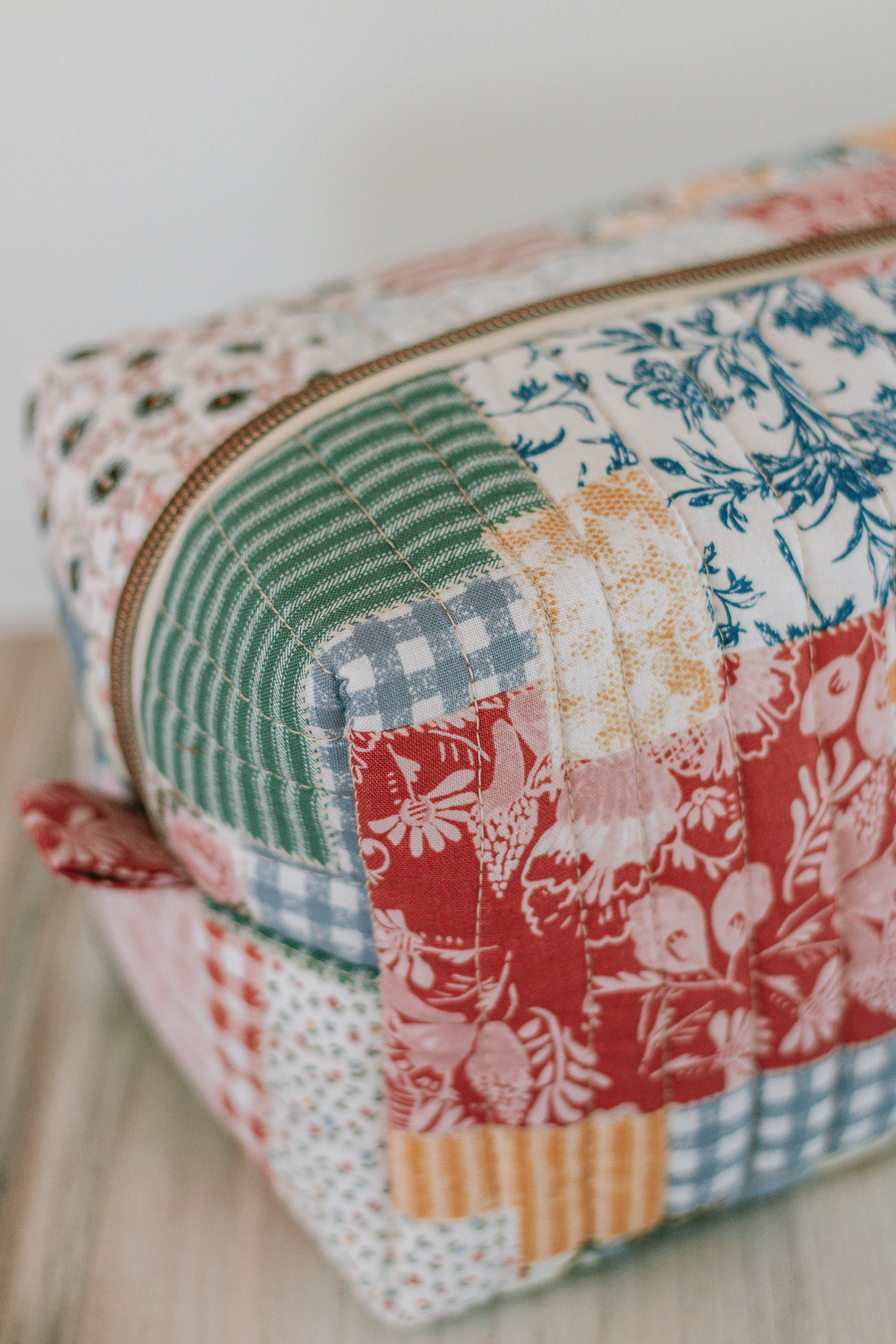 Countryside Florals | Jumbo Quilted Makeup Bag