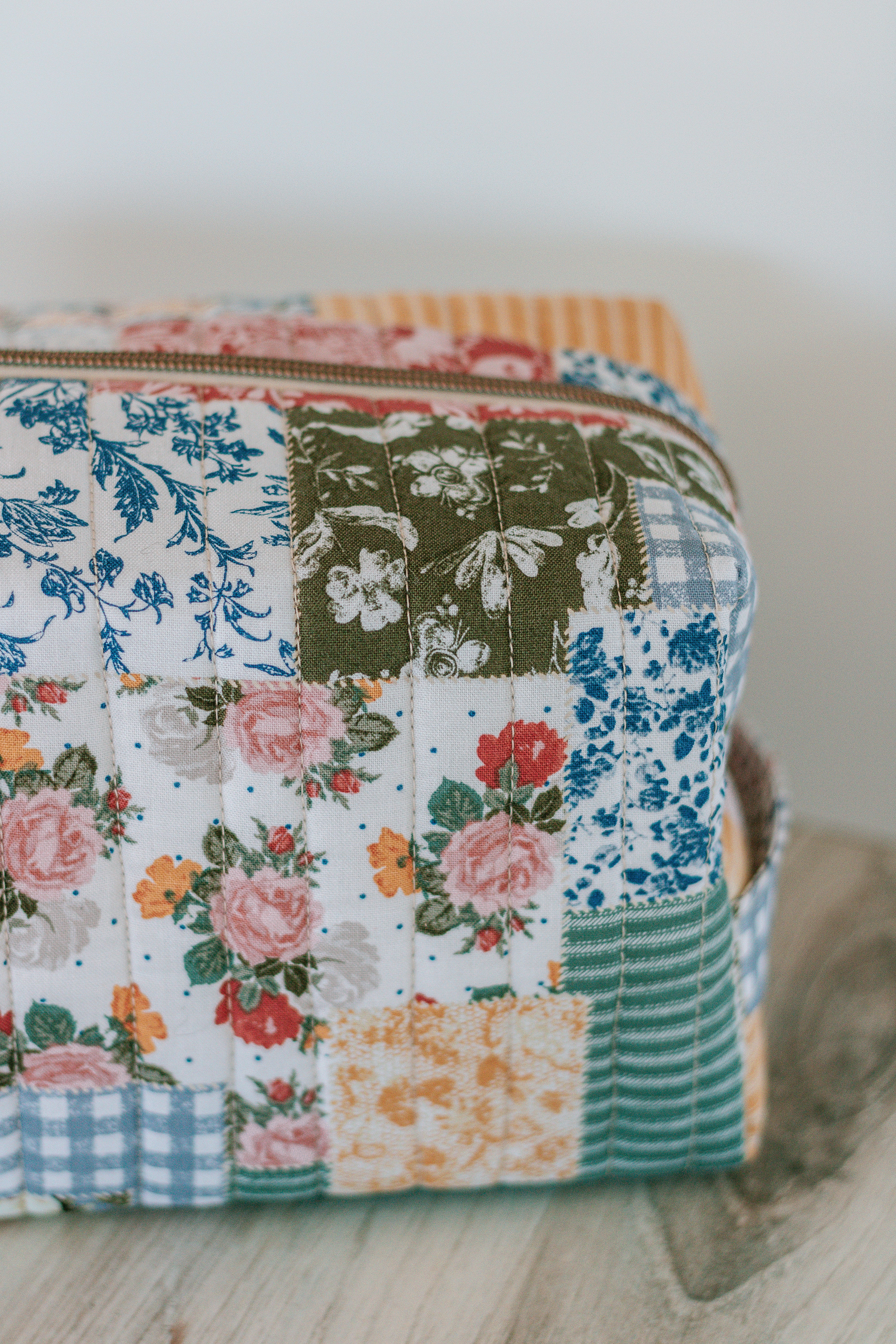 Countryside Florals | Jumbo Quilted Makeup Bag