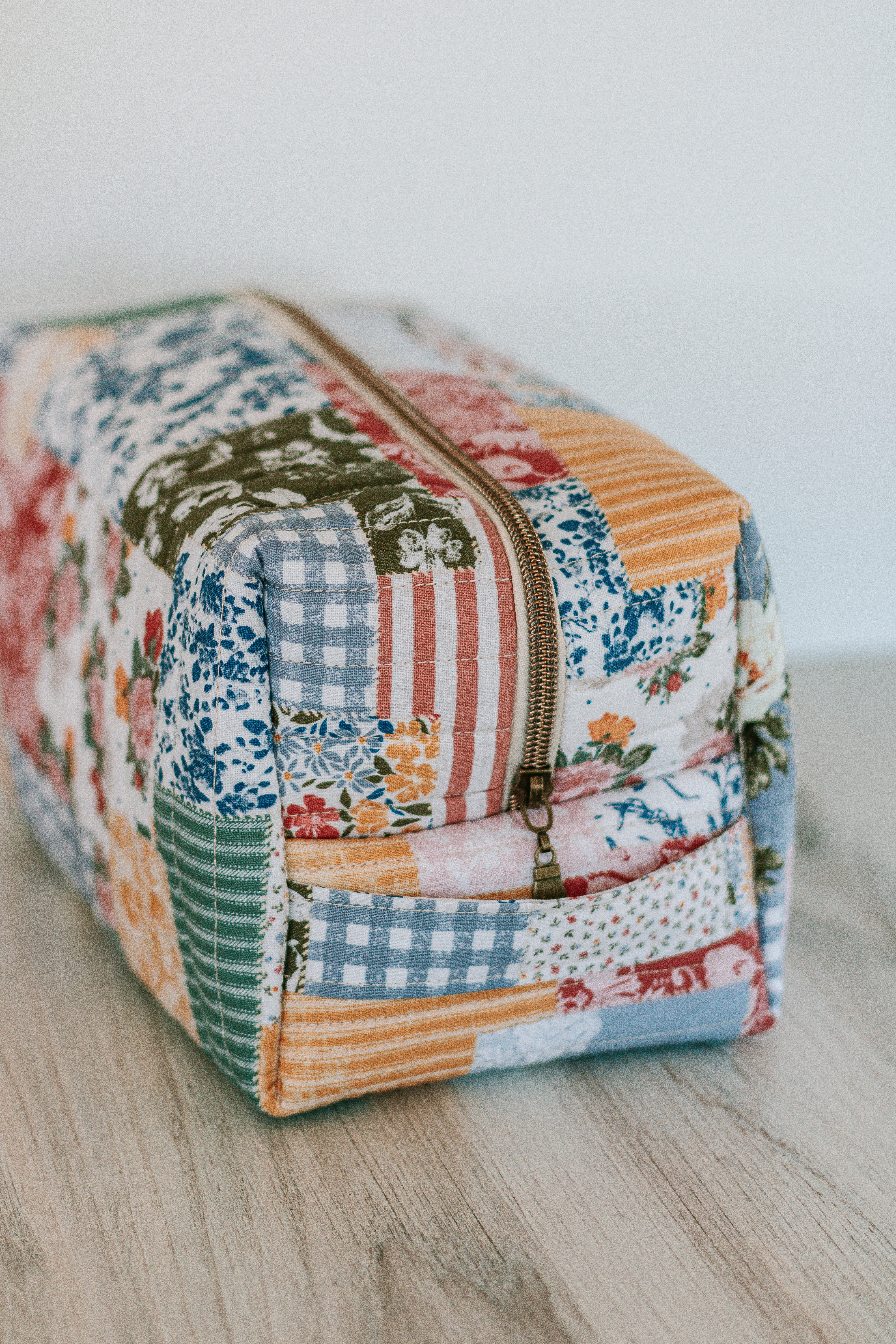 Countryside Florals | Jumbo Quilted Makeup Bag
