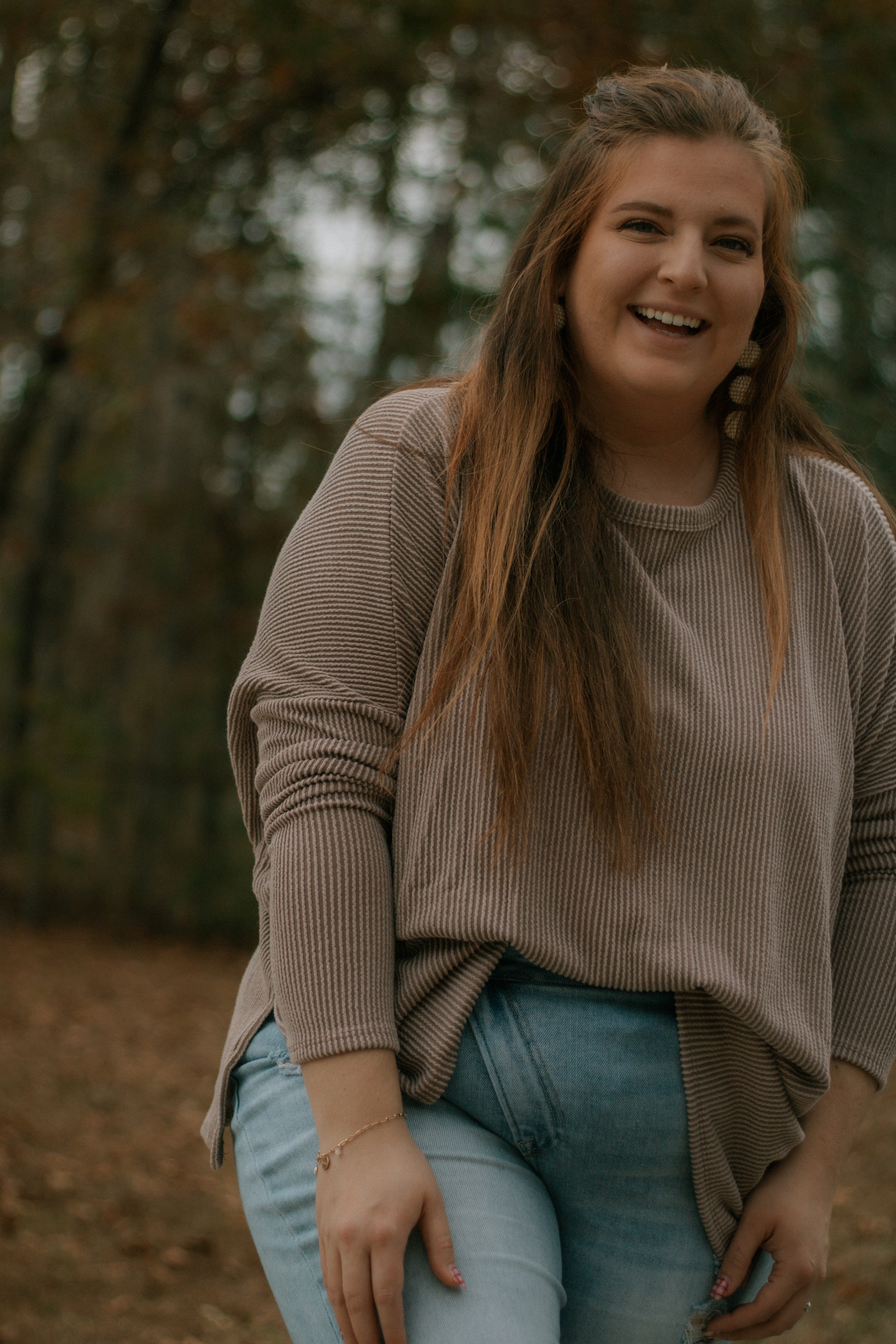 Into the Mountains Top - Mocha