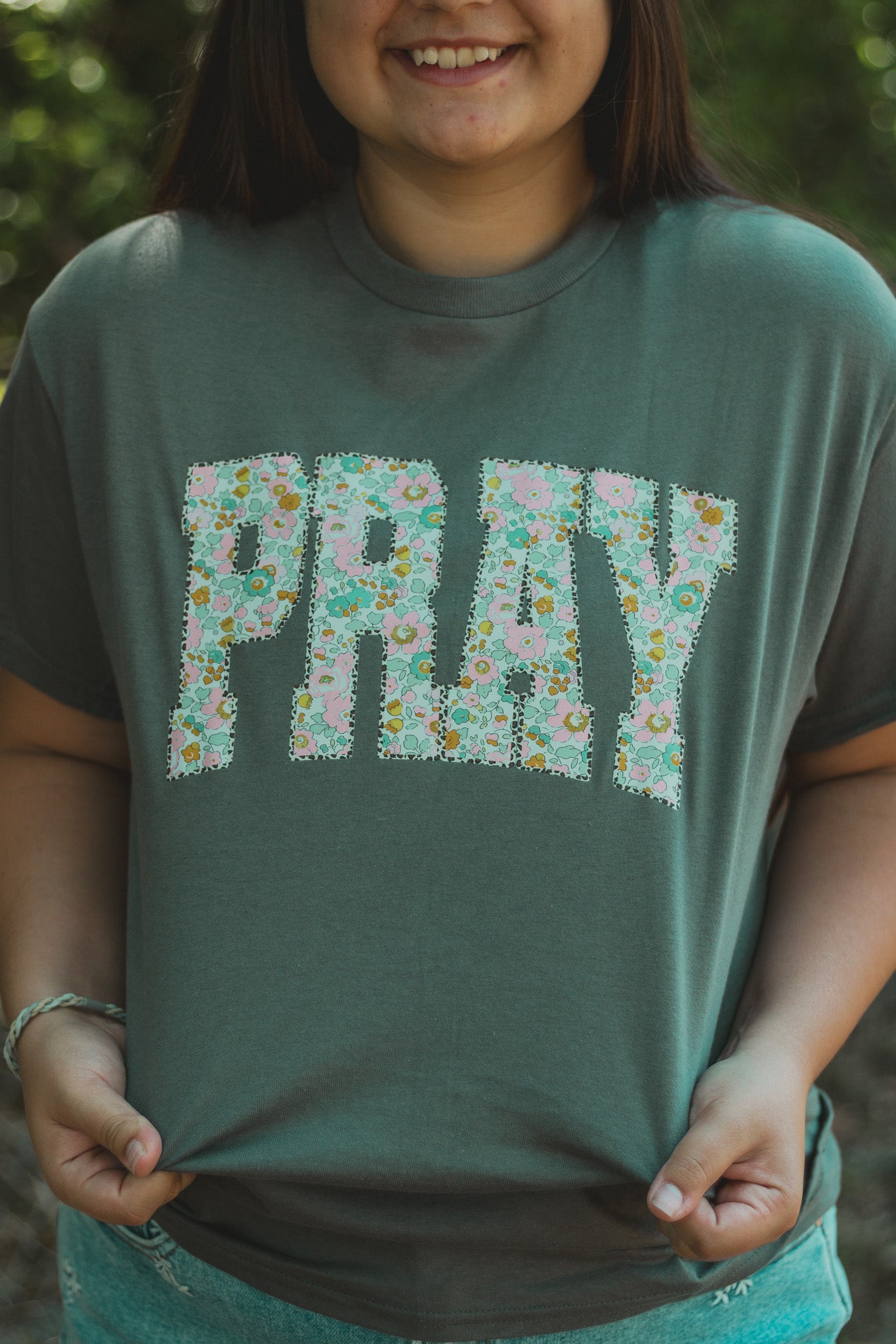 Charcoal Pray Graphic Tee - M