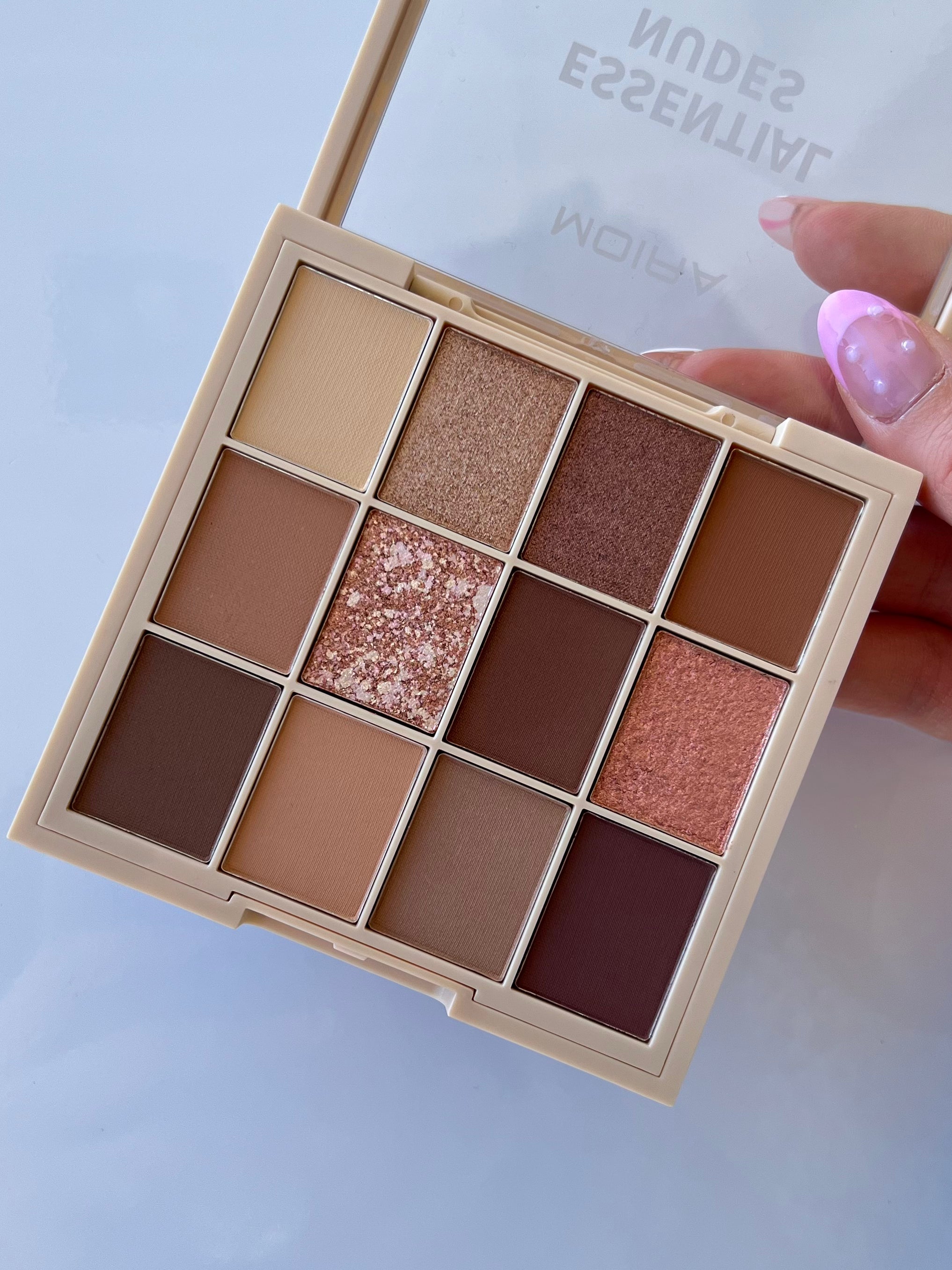 Essential Pressed Pigment Palette