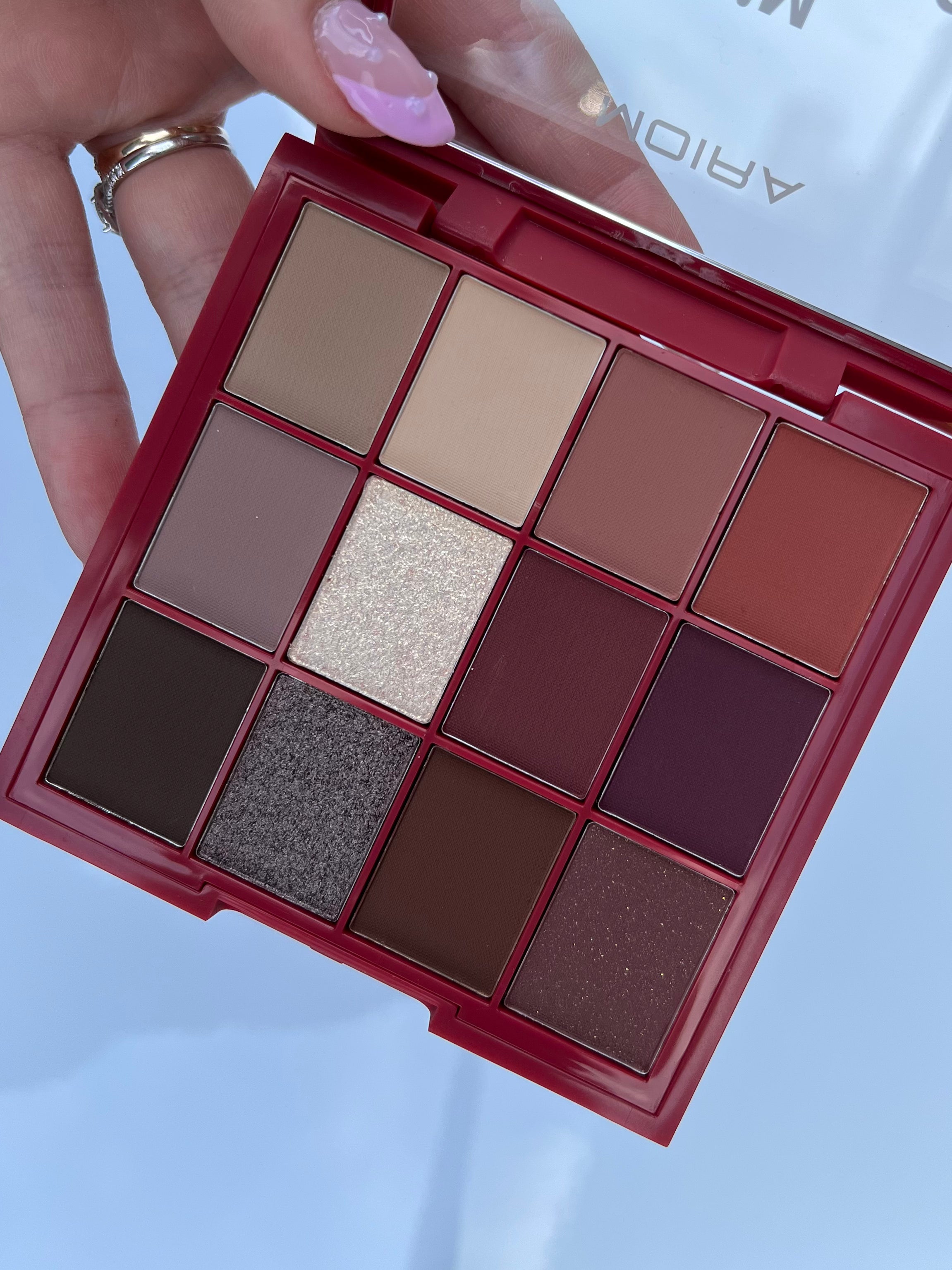 Essential Pressed Pigment Palette