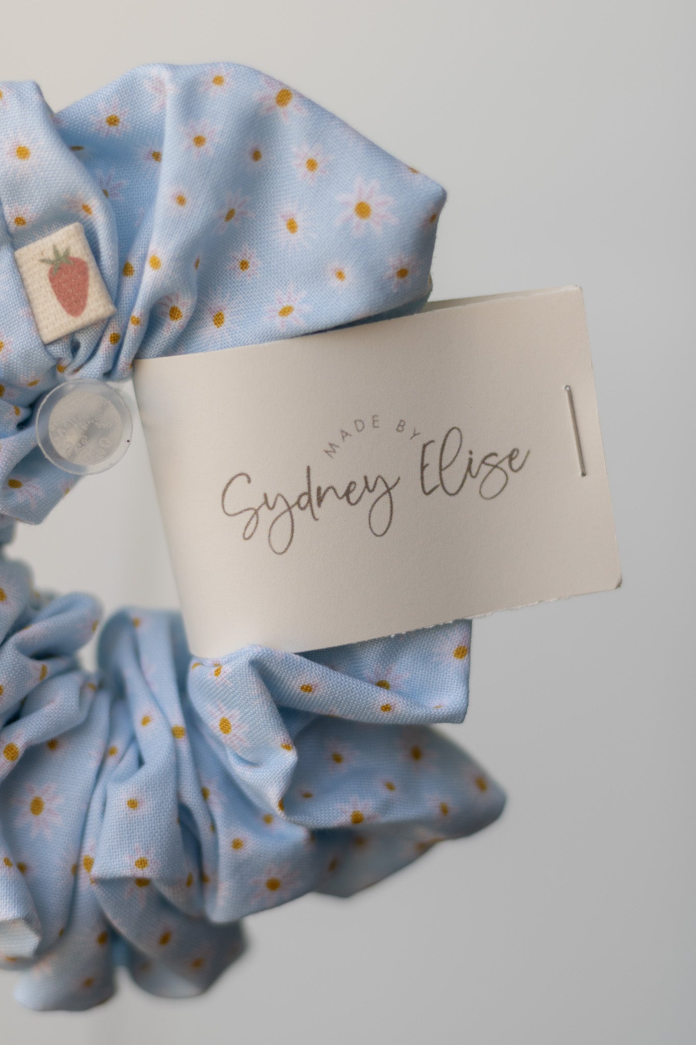 Baby Blue Daisies | Jumbo Scrunchie