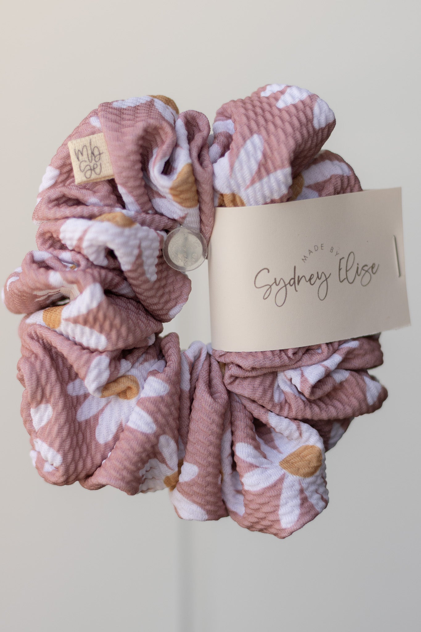 Love in Daisies | Jumbo Scrunchie