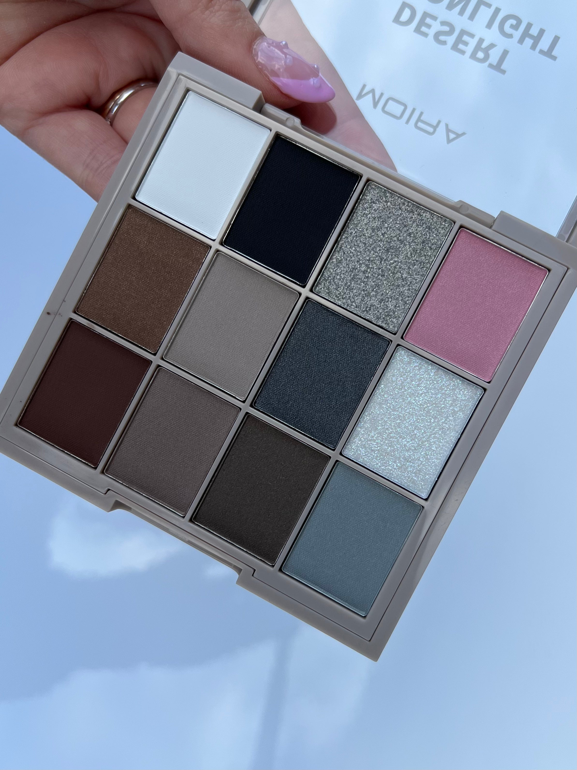 Essential Pressed Pigment Palette